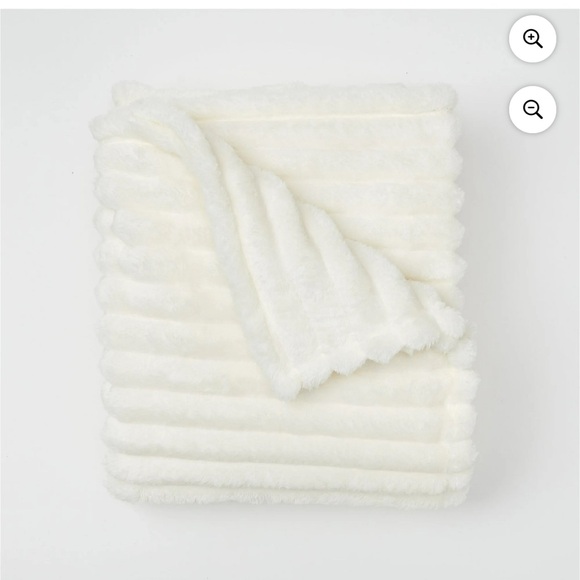 NWT Dormify Snuggle Me Plush Ribbed Throw blanket #2 - Picture 2 of 4